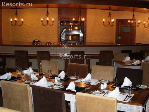 Dhow Palace Hotel 29